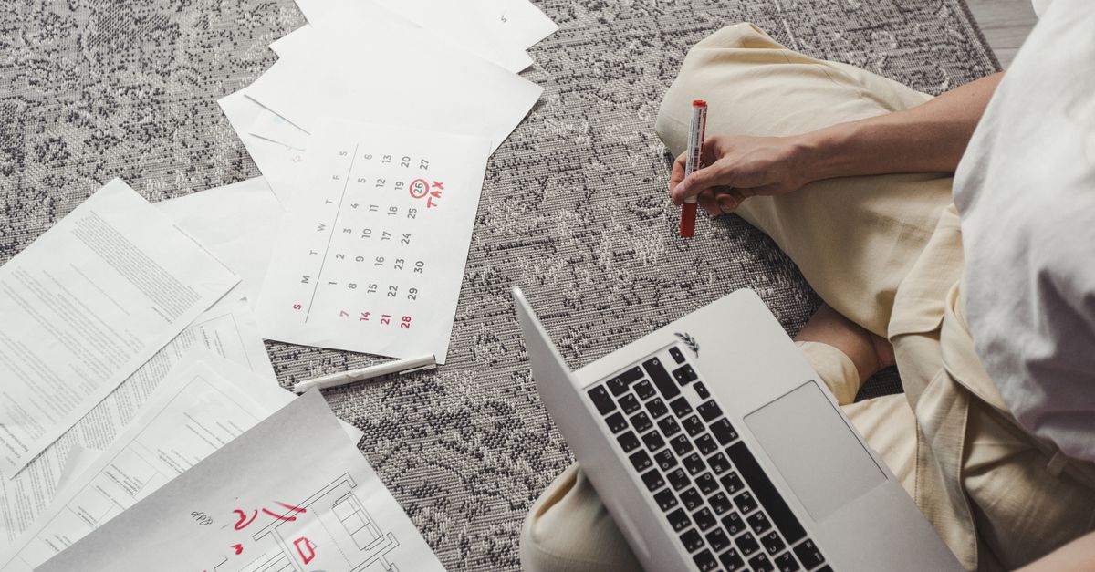 Banco de horas en España: guía para gestionarlo con fichaje digital