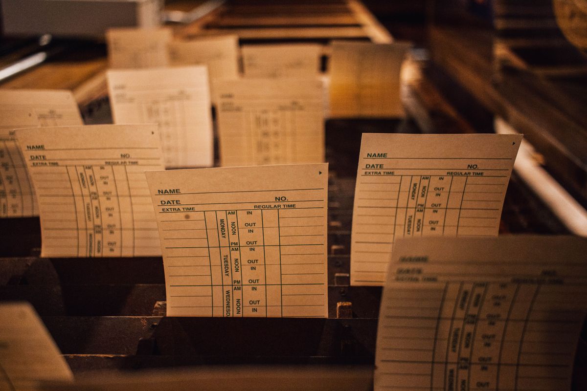 Absentismo laboral y fichaje digital: cómo reducirlo con datos reales