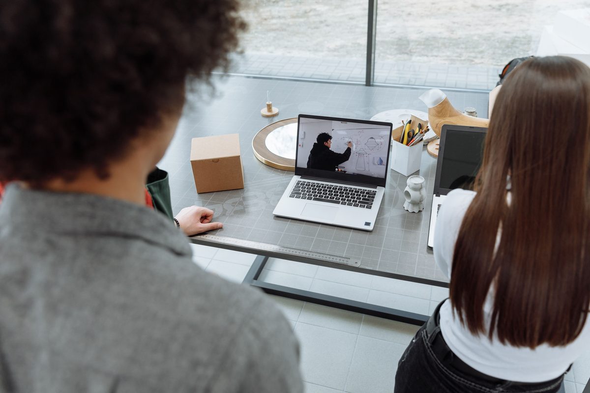 Teletrabajo y fichaje digital: 5 errores de equipos híbridos